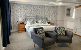 The Red Lion Inn Partney